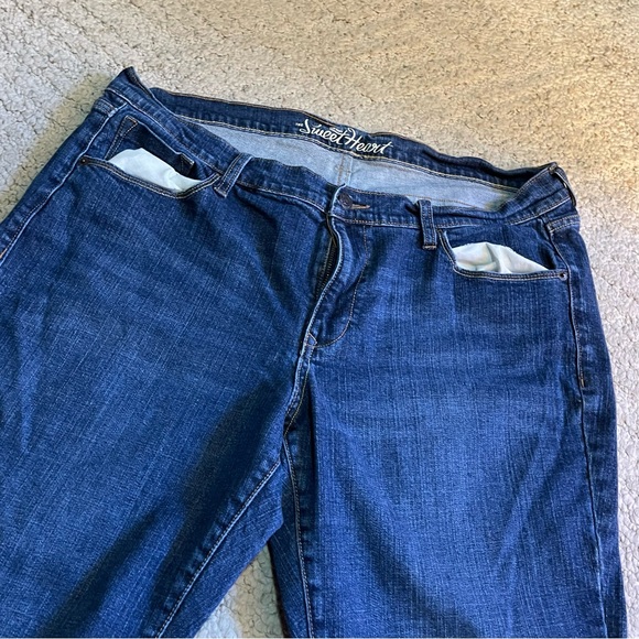 EUC Old Navy Boot Cut Sweetheart Jeans, Size 16 - Picture 2 of 7